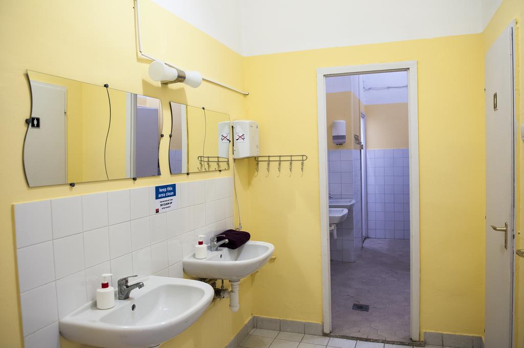 Westend Hostel Budapest Exterior foto