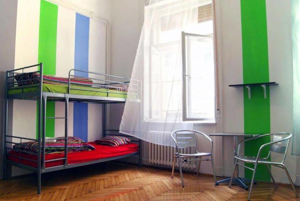 Westend Hostel Budapest Exterior foto